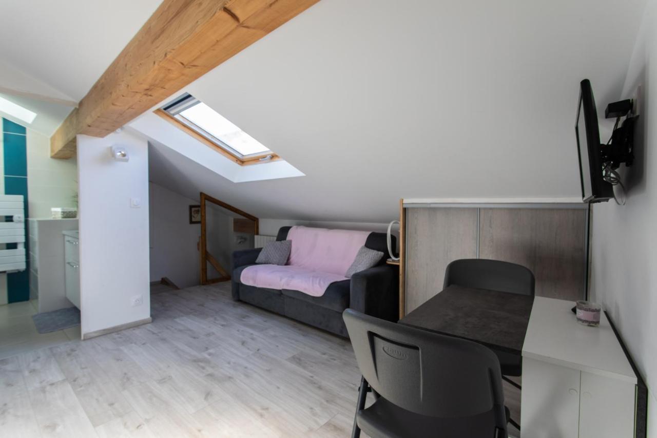 Le Coq Charmant Petit Studio En Centre Ville D'Embrun Eksteriør billede