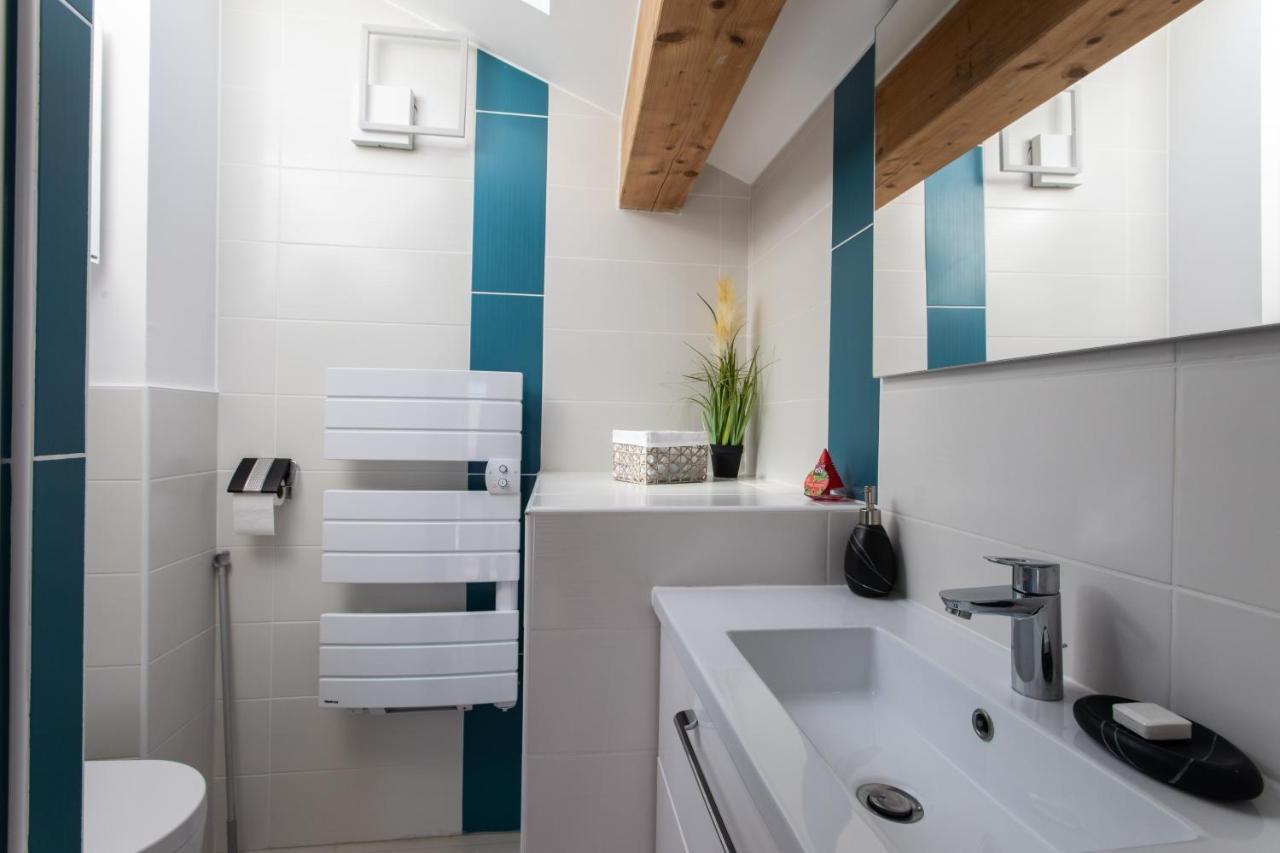 Le Coq Charmant Petit Studio En Centre Ville D'Embrun Eksteriør billede